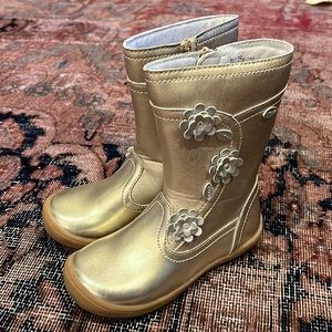 L’amour Shoes Girls Gold Boots toddler size 10